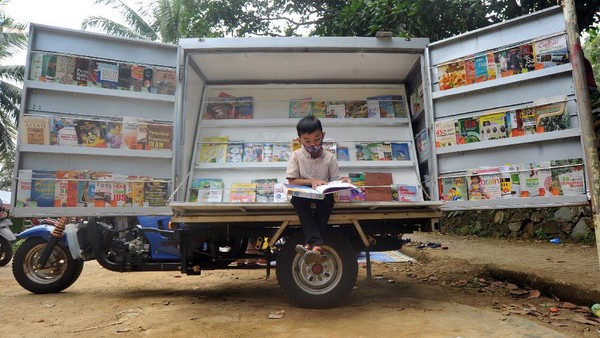 10 Most Unique Mobile Libraries in the World